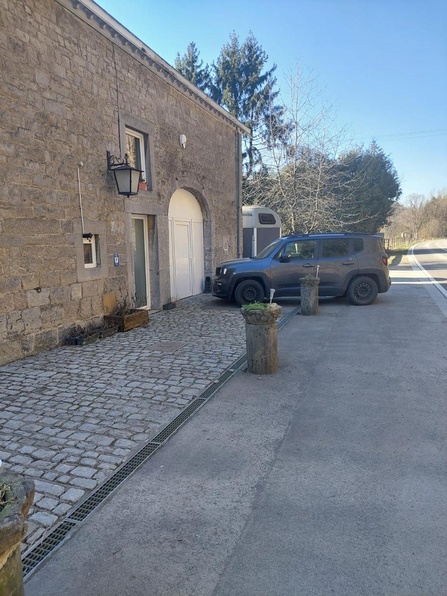 Au Doux Chardon Bed & Breakfast Durbuy Eksteriør bilde