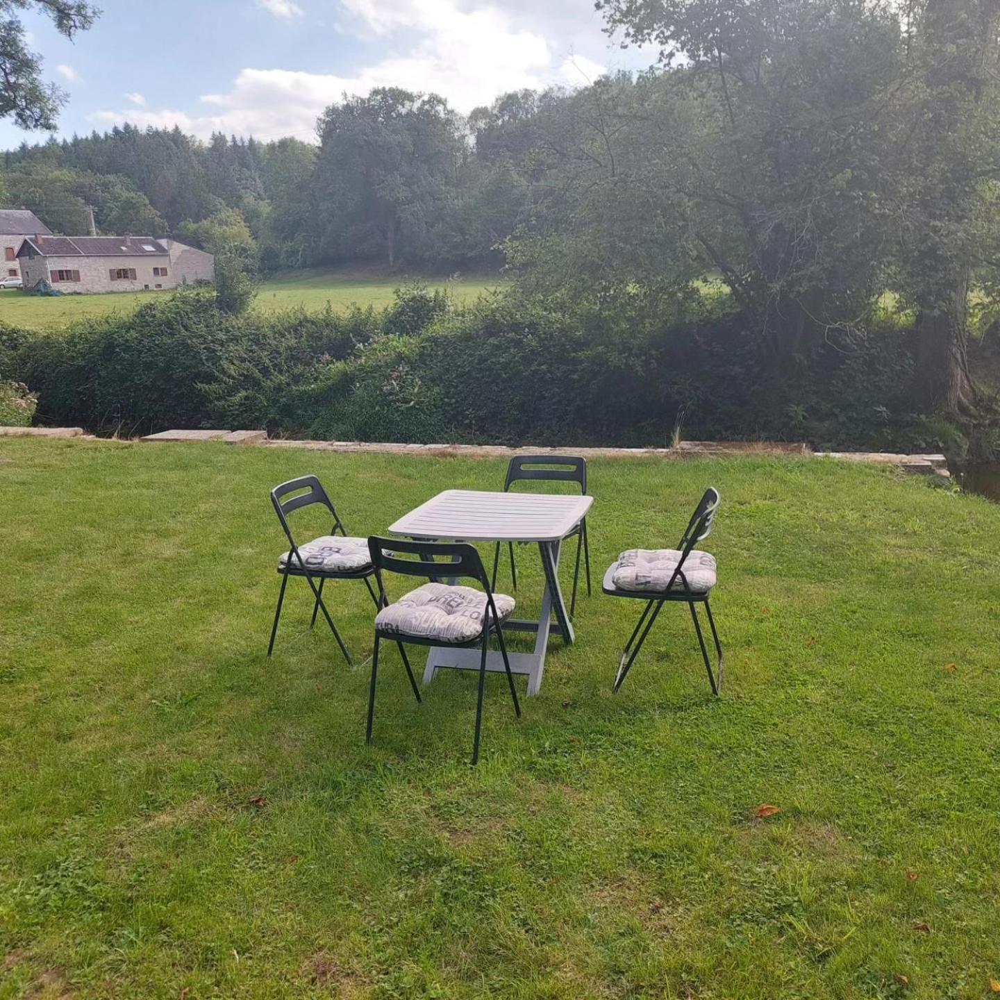 Au Doux Chardon Bed & Breakfast Durbuy Eksteriør bilde