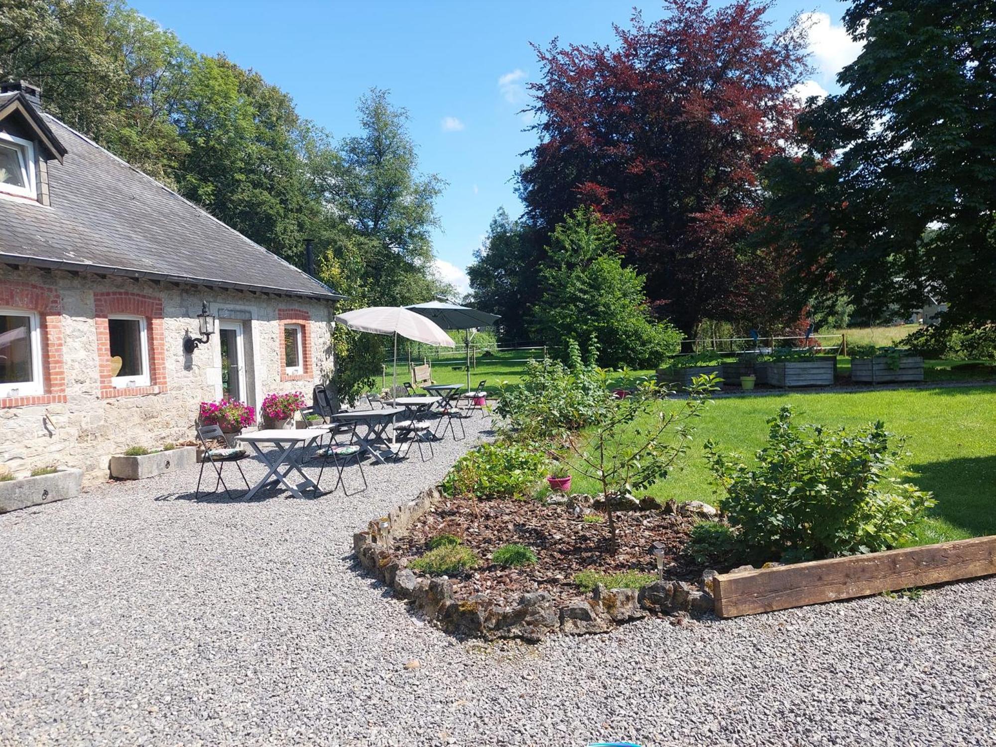 Au Doux Chardon Bed & Breakfast Durbuy Eksteriør bilde