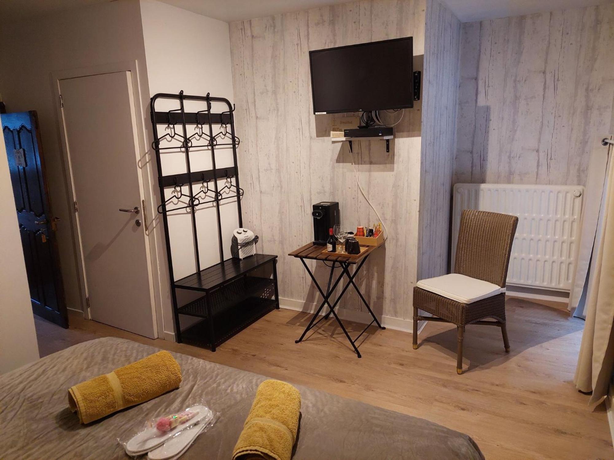 Au Doux Chardon Bed & Breakfast Durbuy Eksteriør bilde
